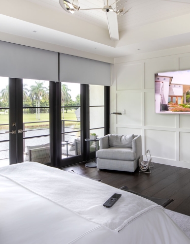 09-master-bedroom-audiovisual-windows-treatment